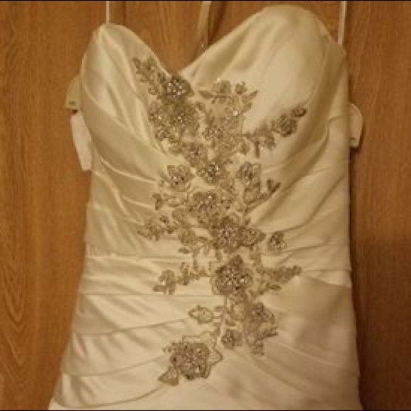 Oleg Cassini Dresses & Skirts - Oleg Cassini Wedding Gown